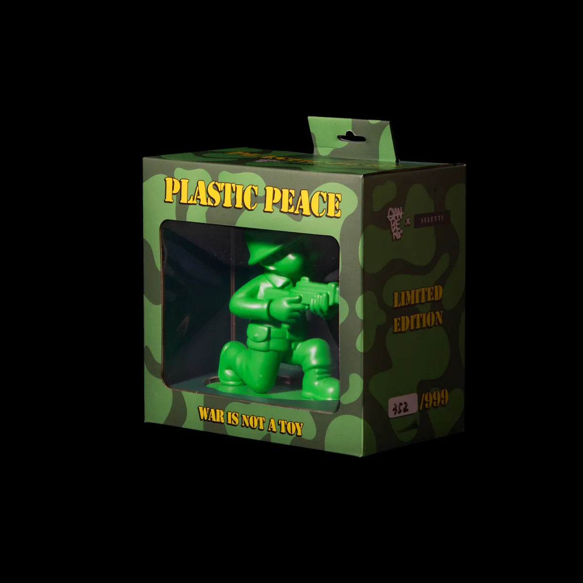 Scultura " Plastic Peace "