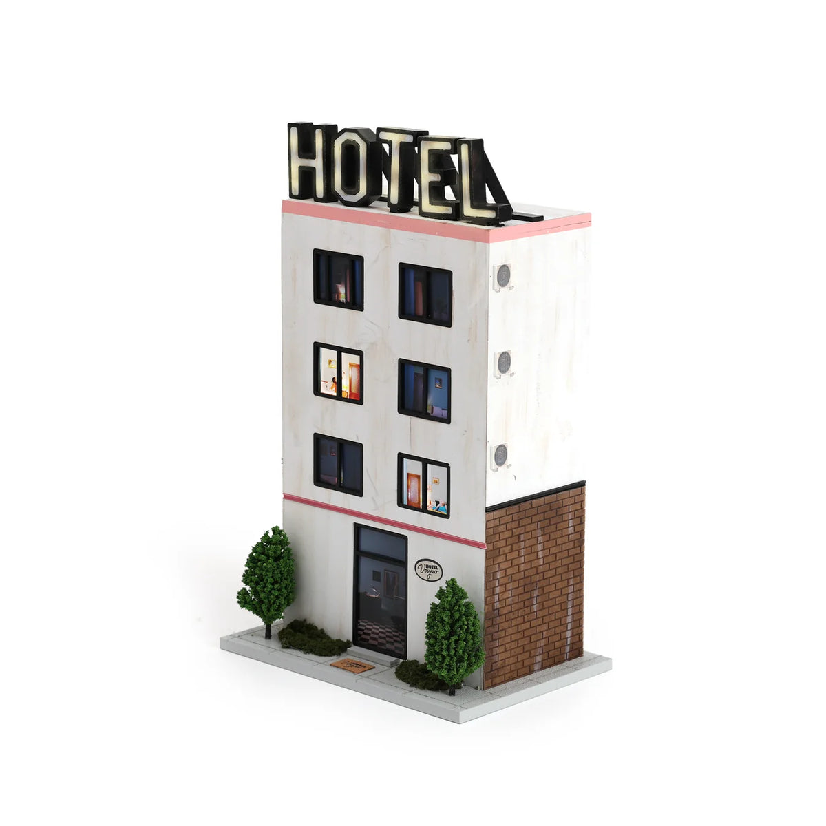 HOTEL VOYEUR