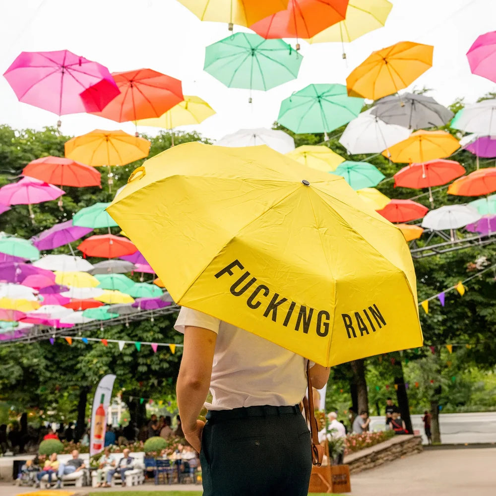 Ombrello pieghevole giallo "Fucking Rain"