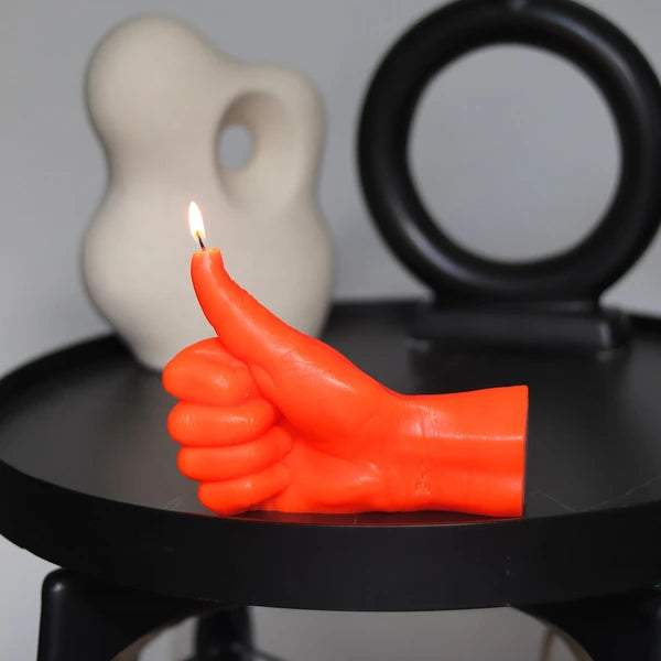 Candele di gesto della mano Pollici In Su